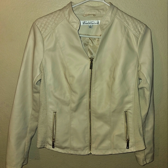 Kenneth Cole New York Jackets & Blazers - Kenneth Cole classic chic Tan faux leather jacket size M careers casual